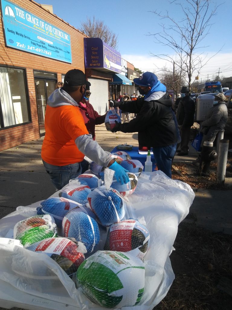 The District Council of Carpenters joined State Senator Jamaal Bailey to hand out one hundred and fifty turkeys to constituents of the Senator in front of his office